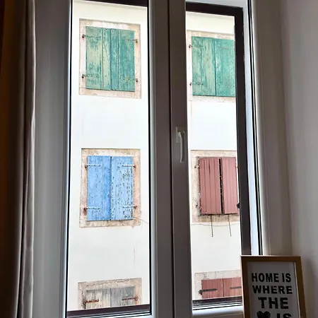 Apartment Pebble