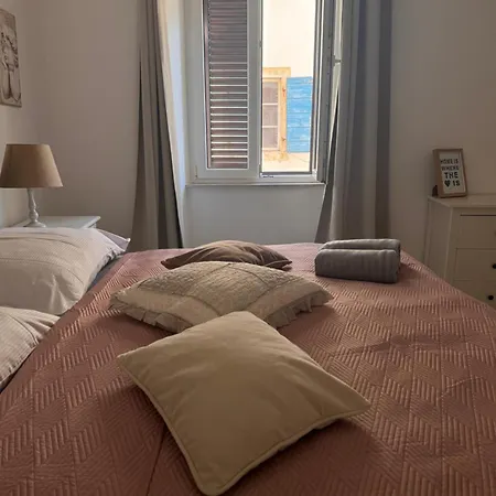 Pebble Apartment